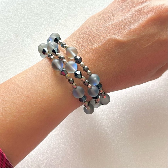 Iridescent Blue Glass Moonstone Bracelet on Memory Wire - Picture 8 of 8